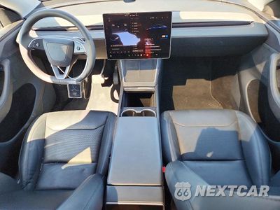 Zdjęcie 8 z 13 samochodu: 2026 TESLA MODEL Y VIN:7SAYGDED2TF445785 - miniatura