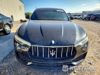 Piąte zdjęcie samochodu w środku: 2017 MASERATI LEVANTE VIN:ZN661XUAXHX237681 - miniatura