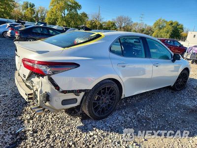 Trzecie zdjęcie samochodu z tyłu: 2021 TOYOTA CAMRY XSE VIN:4T1K61BK8MU044205 - miniatura