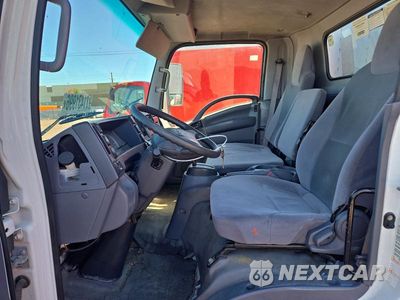 Zdjęcie 7 z 13 samochodu: 2017 ISUZU NPR HD BOX TRUCK VIN:JALC4W164H7001158 - miniatura