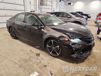 Czwarte zdjęcie samochodu z boku: 2019 TOYOTA CAMRY XSE VIN:4T1B61HK8KU207164 - miniatura