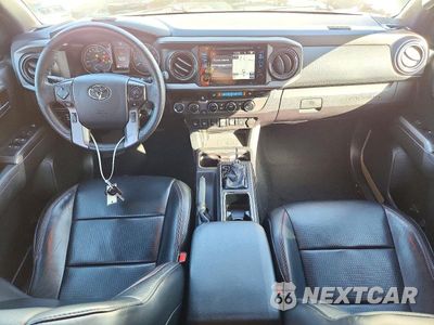Zdjęcie 8 z 12 samochodu: 2018 TOYOTA TACOMA SR V6 VIN:5TFCZ5AN0JX130220 - miniatura