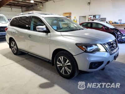 Czwarte zdjęcie samochodu z boku: 2017 NISSAN PATHFINDER SL VIN:5N1DR2MMXHC675120 - miniatura