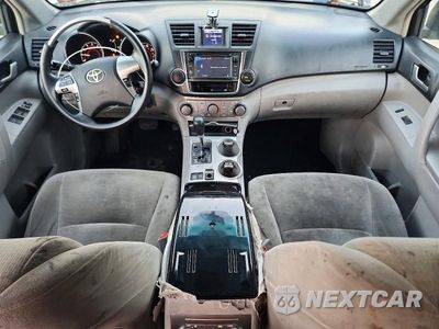Zdjęcie 8 z 13 samochodu: 2013 TOYOTA HIGHLANDER PLUS VIN:5TDBK3EH0DS204013 - miniatura