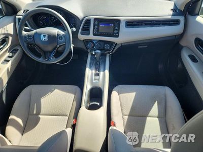 Zdjęcie 8 z 12 samochodu: 2018 HONDA HR-V LX VIN:3CZRU6H35JG718373 - miniatura