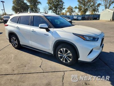 Czwarte zdjęcie samochodu z boku: 2020 TOYOTA HIGHLANDER HYBRID XLE VIN:5TDHBRCH1LS504528 - miniatura