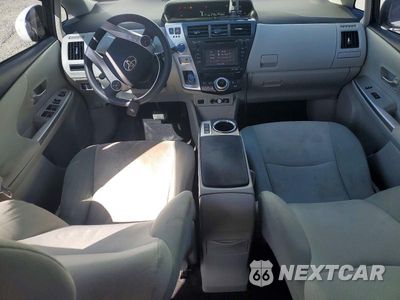 Zdjęcie 8 z 12 samochodu: 2012 TOYOTA PRIUS V THREE VIN:JTDZN3EUXC3025674 - miniatura