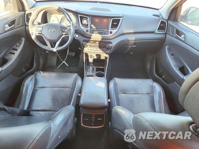 Zdjęcie 8 z 14 samochodu: 2016 HYUNDAI TUCSON LIMITED VIN:KM8J33A22GU026630 - miniatura