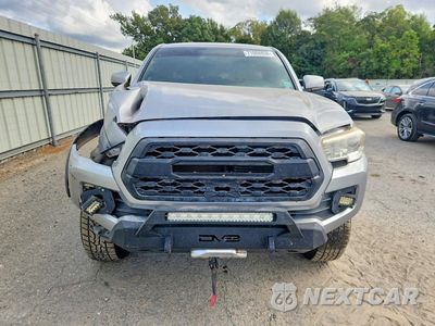 Piąte zdjęcie samochodu w środku: 2017 TOYOTA TACOMA TRD OFF-ROAD VIN:3TMCZ5AN5HM051805 - miniatura