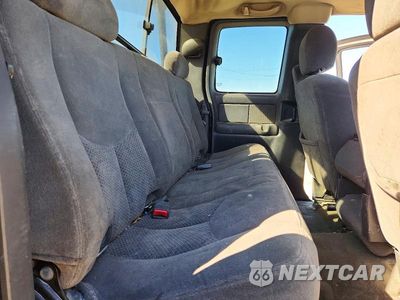 Zdjęcie 11 z 14 samochodu: 2005 CHEVROLET SILVERADO C2500 HEAVY DUTY VIN:1GCHC29UX5E158240 - miniatura