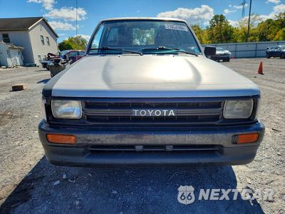 Piąte zdjęcie samochodu w środku: 1991 TOYOTA PICKUP 1/2 TON SHORT WHEELBASE VIN:JT4RN81A6M5120599 - miniatura