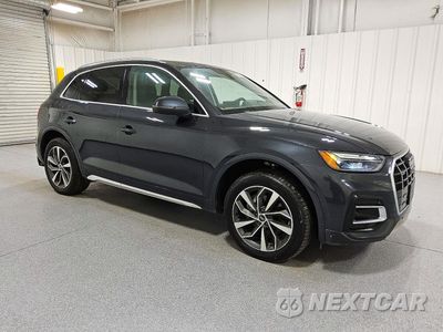 Czwarte zdjęcie samochodu z boku: 2021 AUDI Q5 PREMIUM PLUS VIN:WA1BAAFY9M2103950 - miniatura