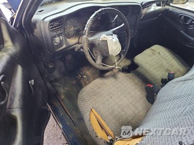 Zdjęcie 8 z 13 samochodu: 2002 CHEVROLET S TRUCK S10 VIN:1GCCS14W428245819 - miniatura