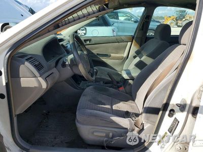 Zdjęcie 7 z 12 samochodu: 2005 TOYOTA CAMRY LE VIN:4T1BE32K95U581553 - miniatura
