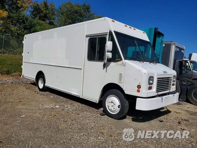 Czwarte zdjęcie samochodu z boku: 2007 FREIGHTLINER CHASSIS M LINE WALK-IN VAN VIN:4UZAANBW17CY45105 - miniatura