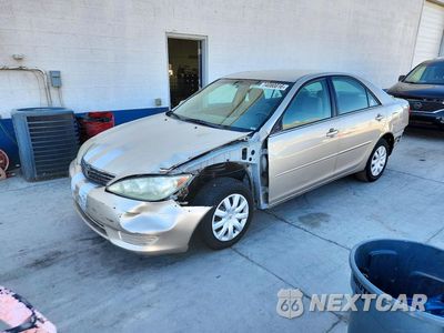 2005 TOYOTA CAMRY LE 4T1BE30KX5U075068 - główne zdjęcie licytacji z USA - miniatura