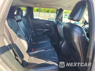 Zdjęcie 11 z 13 samochodu: 2019 JEEP CHEROKEE LIMITED VIN:1C4PJLDB4KD427525 - miniatura