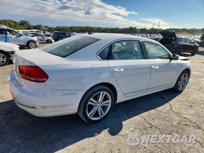 Trzecie zdjęcie samochodu z tyłu: 2014 VOLKSWAGEN PASSAT SEL VIN:1VWCN7A30EC092469 - miniatura