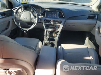 Zdjęcie 8 z 12 samochodu: 2017 HYUNDAI SONATA SPORT VIN:5NPE34AF2HH528242 - miniatura