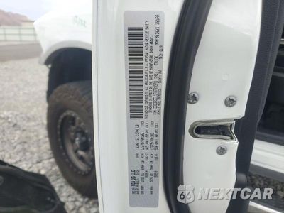 Zdjęcie 12 z 12 samochodu: 2015 RAM 3500 LARAMIE VIN:3C63R3EL1FG703576 - miniatura