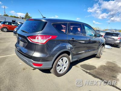 Trzecie zdjęcie samochodu z tyłu: 2016 FORD ESCAPE S VIN:1FMCU0F7XGUC00081 - miniatura