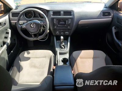 Zdjęcie 8 z 12 samochodu: 2017 VOLKSWAGEN JETTA S VIN:3VW2B7AJ5HM377545 - miniatura