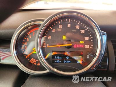 Zdjęcie 9 z 12 samochodu: 2019 MINI COOPER VIN:WMWXP5C54K2H96905 - miniatura