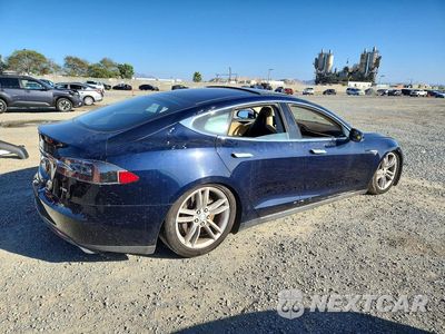 Trzecie zdjęcie samochodu z tyłu: 2013 TESLA MODEL S VIN:5YJSA1CP4DFP25743 - miniatura