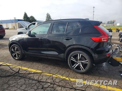 Drugie zdjęcie samochodu z przodu: 2022 VOLVO XC40 T5 R-DESIGN VIN:YV4162UM9N2791083 - miniatura