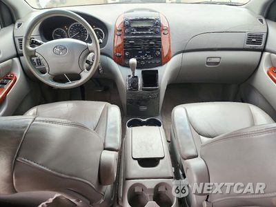 Zdjęcie 8 z 13 samochodu: 2004 TOYOTA SIENNA XLE 7 PASSENGER VIN:5TDBA22CX4S004438 - miniatura