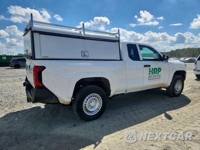 Trzecie zdjęcie samochodu z tyłu: 2026 TOYOTA TACOMA SR VIN:3TYJDAKN3TT026346 - miniatura