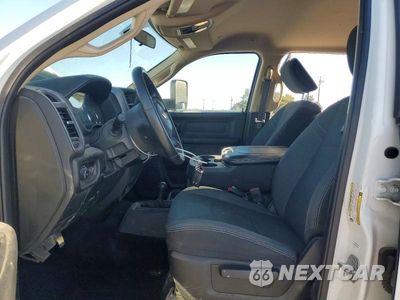 Zdjęcie 7 z 12 samochodu: 2020 RAM 2500 TRADESMAN VIN:3C6UR5CL3LG264413 - miniatura