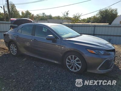 Czwarte zdjęcie samochodu z boku: 2021 TOYOTA CAMRY LE VIN:4T1C11AK1MU542928 - miniatura