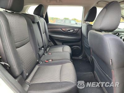 Zdjęcie 11 z 13 samochodu: 2018 NISSAN ROGUE S VIN:JN8AT2MV1JW314045 - miniatura
