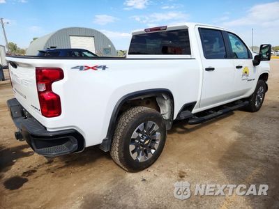 Trzecie zdjęcie samochodu z tyłu: 2026 CHEVROLET SILVERADO K2500 CUSTOM VIN:1GC4KME79TF306771 - miniatura