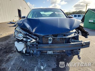 Piąte zdjęcie samochodu w środku: 2018 NISSAN SENTRA S VIN:3N1AB7AP2JY218020 - miniatura
