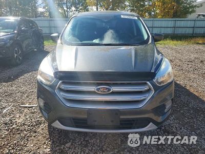 Piąte zdjęcie samochodu w środku: 2017 FORD ESCAPE SE VIN:1FMCU9GD2HUC75433 - miniatura