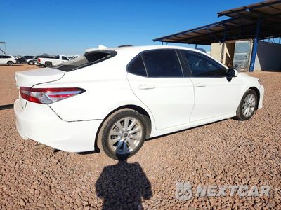 Trzecie zdjęcie samochodu z tyłu: 2020 TOYOTA CAMRY LE VIN:4T1C11AK4LU399617 - miniatura