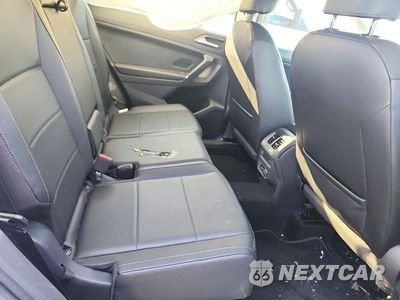 Zdjęcie 11 z 13 samochodu: 2018 VOLKSWAGEN TIGUAN SE VIN:3VV2B7AX4JM040220 - miniatura