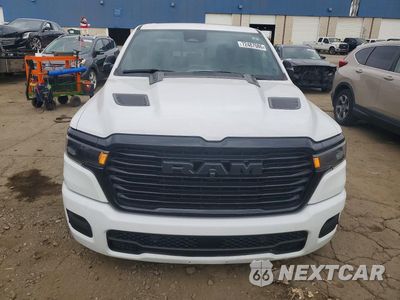 Piąte zdjęcie samochodu w środku: 2026 RAM 1500 LARAMIE VIN:1C6SRFJP2TN155922 - miniatura