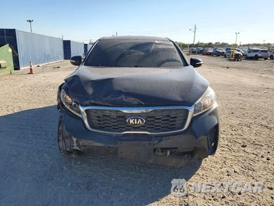 Piąte zdjęcie samochodu w środku: 2019 KIA SORENTO LX V6 VIN:5XYPG4A50KG495132 - miniatura