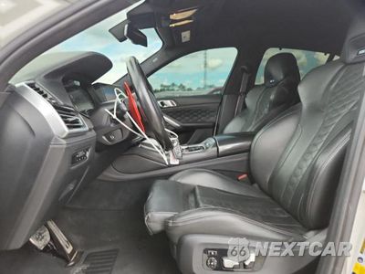 Zdjęcie 7 z 14 samochodu: 2021 BMW X6 M VIN:5YMCY0C01M9E19584 - miniatura
