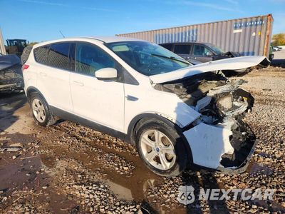 Czwarte zdjęcie samochodu z boku: 2015 FORD ESCAPE SE VIN:1FMCU0GX8FUB80023 - miniatura
