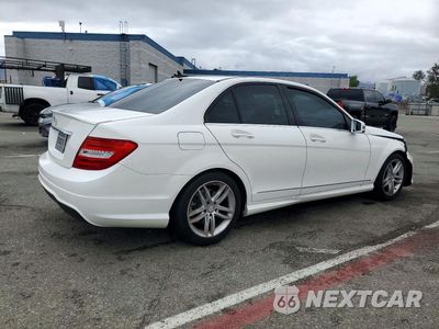 Trzecie zdjęcie samochodu z tyłu: 2014 MERCEDES-BENZ C 250 VIN:WDDGF4HB0EA963028 - miniatura