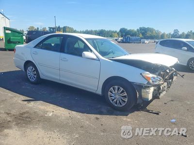Czwarte zdjęcie samochodu z boku: 2005 TOYOTA CAMRY LE VIN:4T1BE32K15U618529 - miniatura