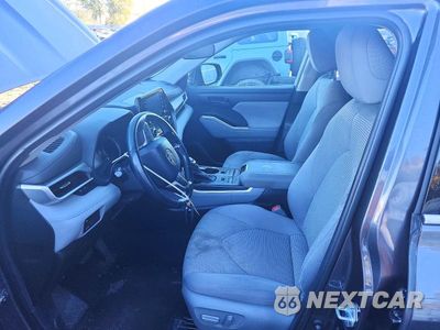 Zdjęcie 7 z 13 samochodu: 2021 TOYOTA HIGHLANDER LE VIN:5TDBZRBH1MS530826 - miniatura