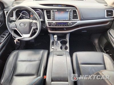 Zdjęcie 8 z 13 samochodu: 2015 TOYOTA HIGHLANDER XLE VIN:5TDKKRFH8FS112345 - miniatura