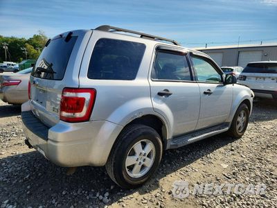 Trzecie zdjęcie samochodu z tyłu: 2011 FORD ESCAPE XLT VIN:1FMCU9DG1BKB09034 - miniatura