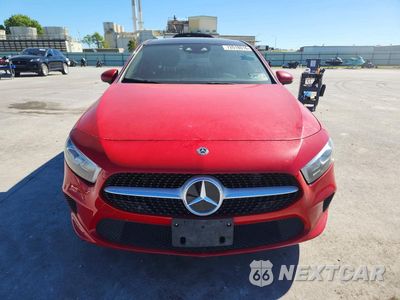 Piąte zdjęcie samochodu w środku: 2019 MERCEDES-BENZ A 220 4MATIC VIN:WDD3G4FB5KW024373 - miniatura