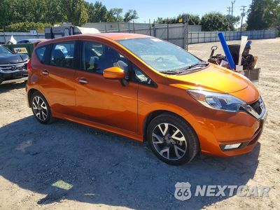Czwarte zdjęcie samochodu z boku: 2017 NISSAN VERSA NOTE SR VIN:3N1CE2CP0HL374502 - miniatura